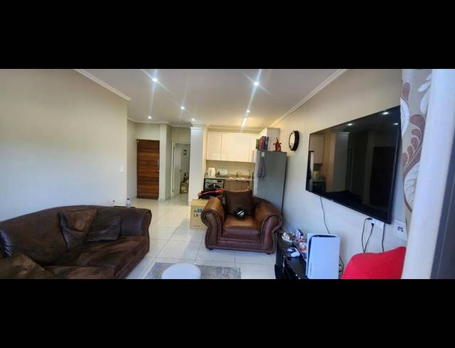 2 BEDROOM APARTMENT FOR SALE IN UMHLANGA RIDGE